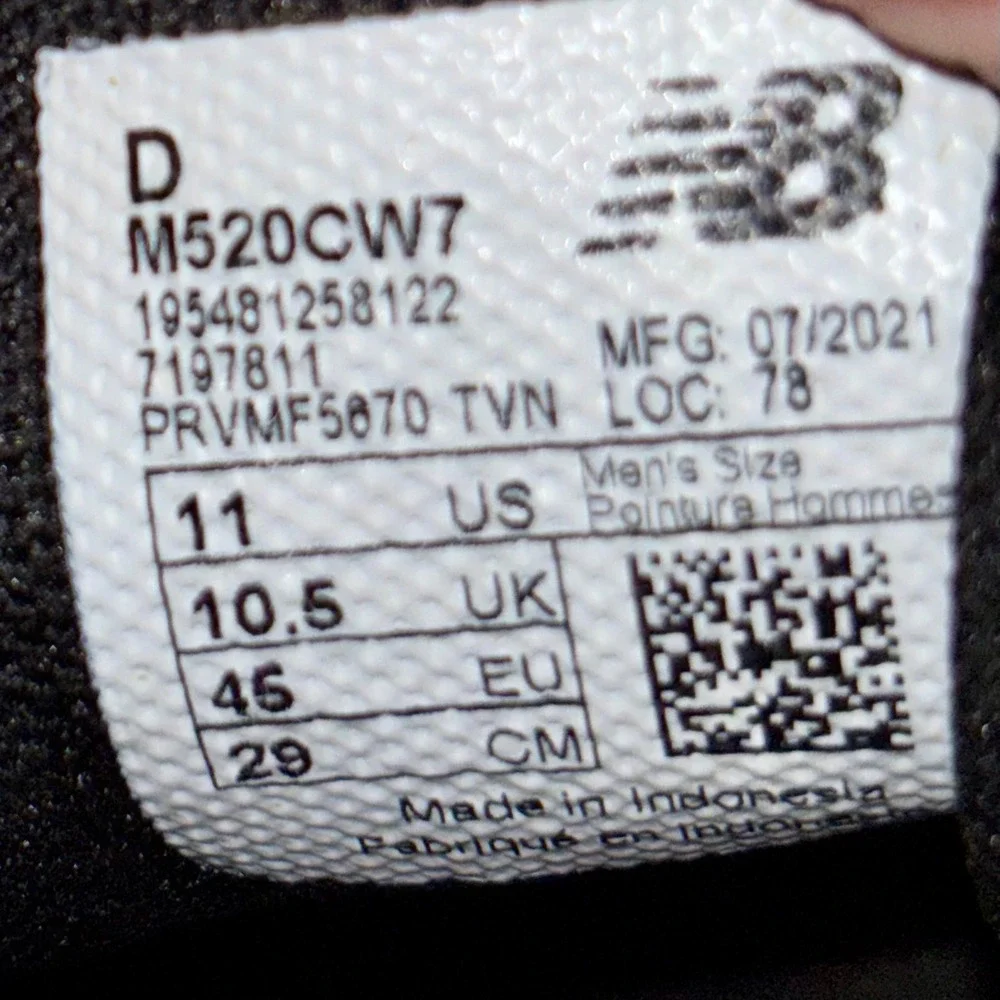 New Balance 520 v7 Mens White Black Running Shoes M520CW7 Size 11
